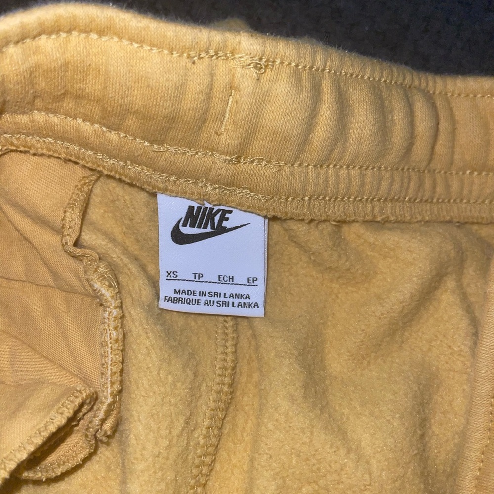 Adult Xs Nike sweatpants. Used- good condition
